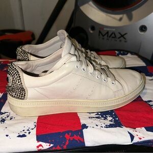 Lola Cruz eye sneakers sz 41